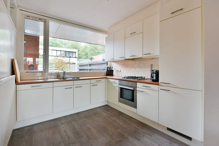 Photo 4 of Bertram 117