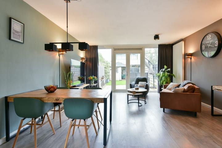 Photo 11 of Bertram 117