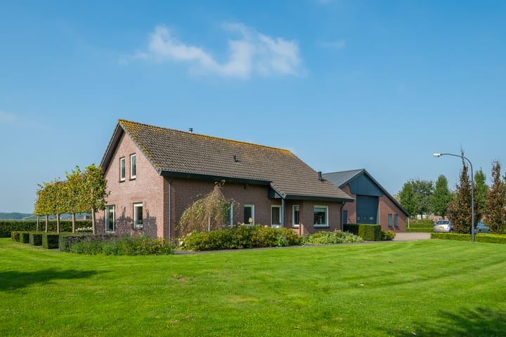 Foto 24 van Linthorsterstraat 4