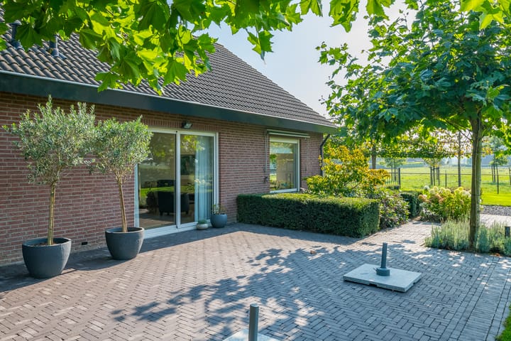 Foto 34 van Linthorsterstraat 4