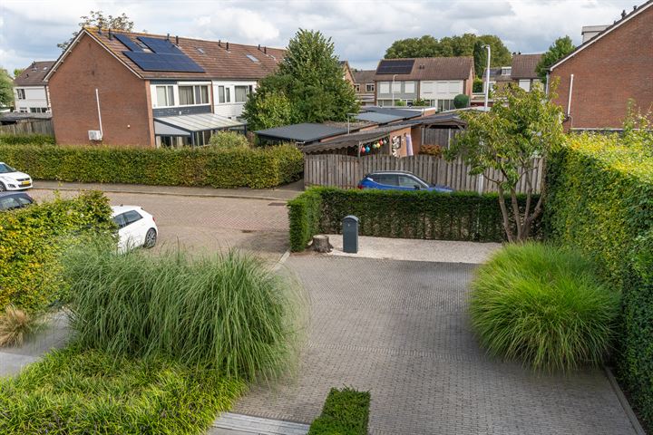 Bekijk foto 43 van Van Herlaerstraat 13