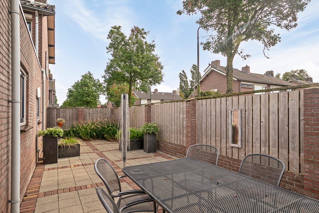 Foto 26 van Ds. van Heusdenstraat 1