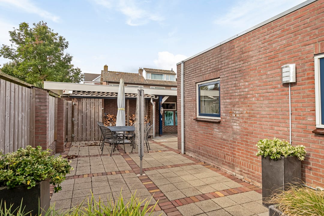 Foto 28 van Ds. van Heusdenstraat 1