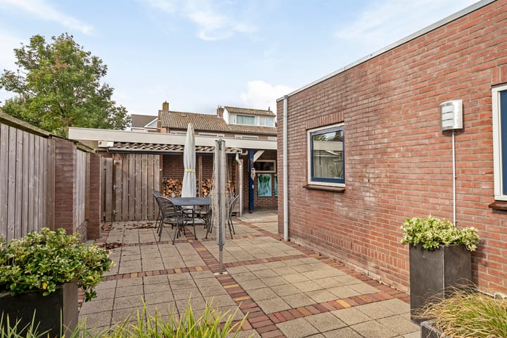 Foto 28 van Ds. van Heusdenstraat 1