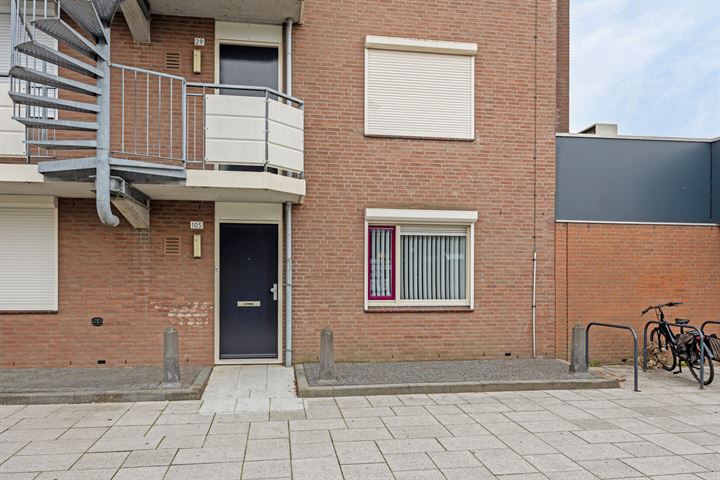 View photo 27 of Oostburgwal 105