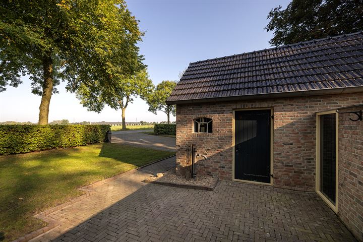 View photo 41 of Weteringdijk 89