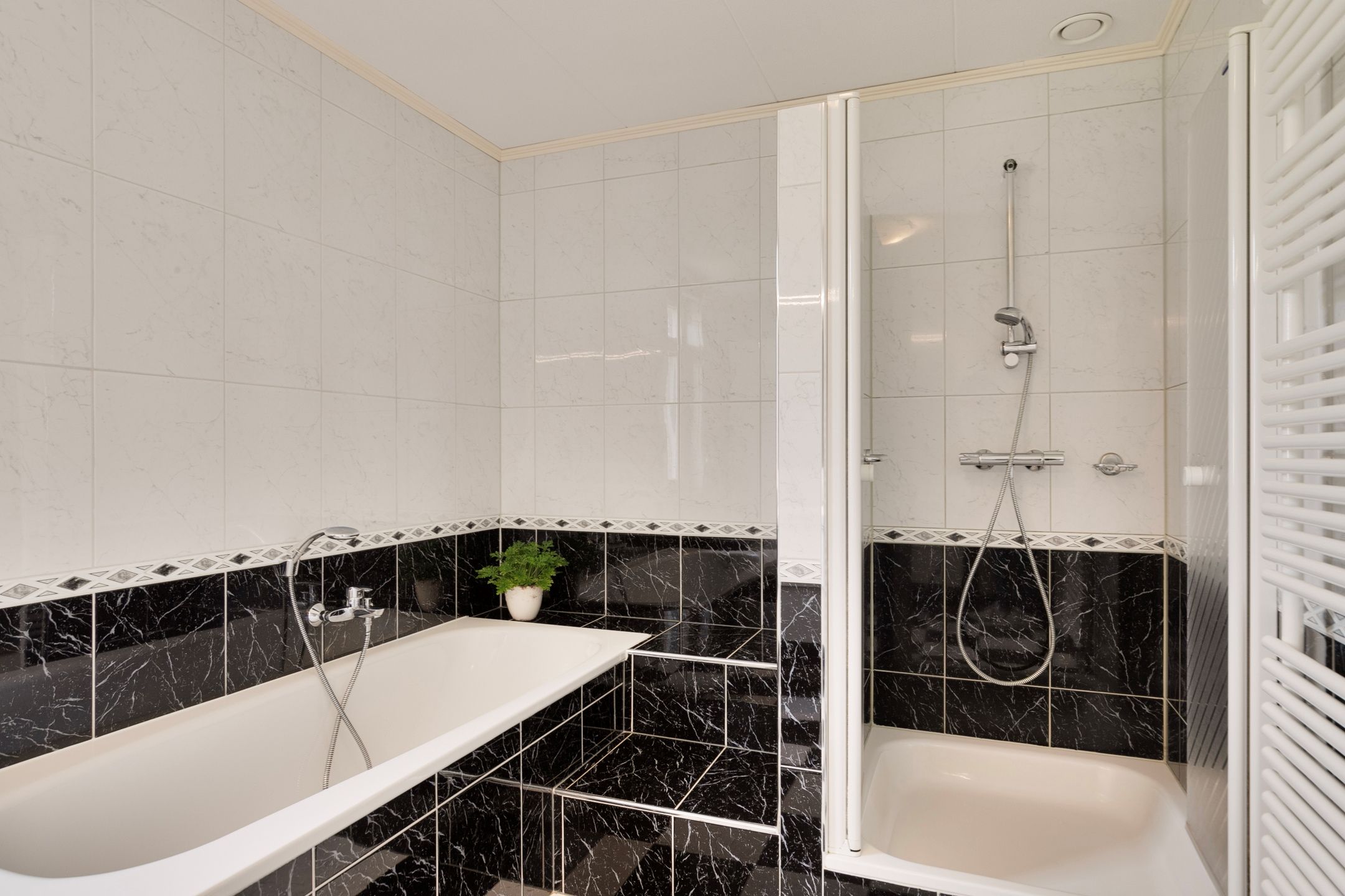 Foto 33 van Pastoor Ermenstraat 53