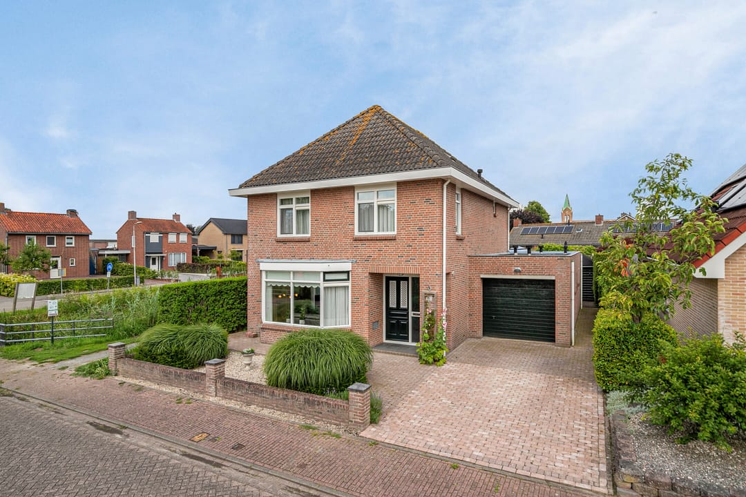 Foto 1 van Pastoor Ermenstraat 53