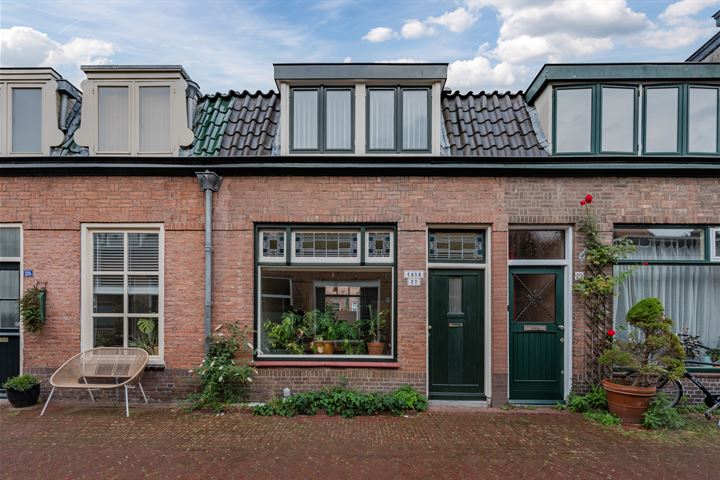 View photo 1 of Bloemstraat 27