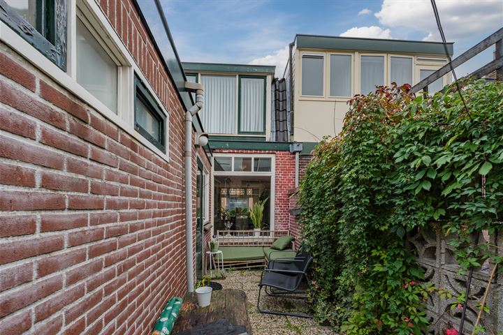 View photo 32 of Bloemstraat 27