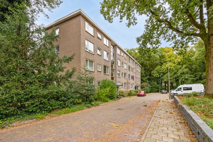 View photo 1 of Berliozstraat 3-4