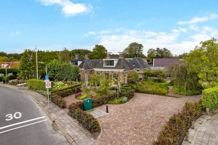 Vierhuisterweg 2