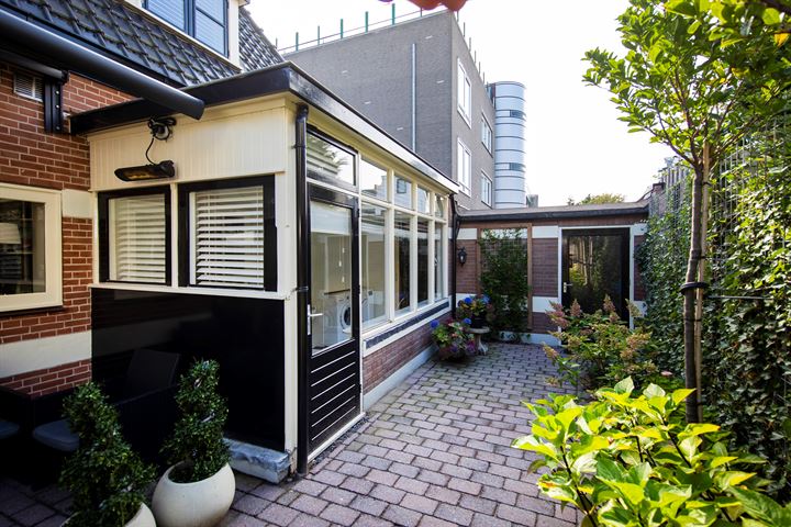 View photo 22 of Brederodestraat 4