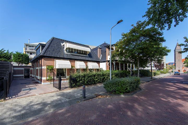 Bekijk foto 1 van Brederodestraat 4