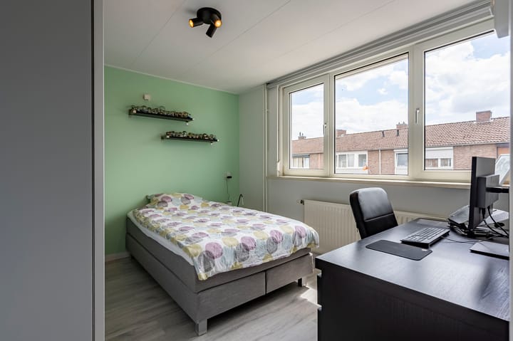 Foto 10 van Burg. Cremersstraat 14