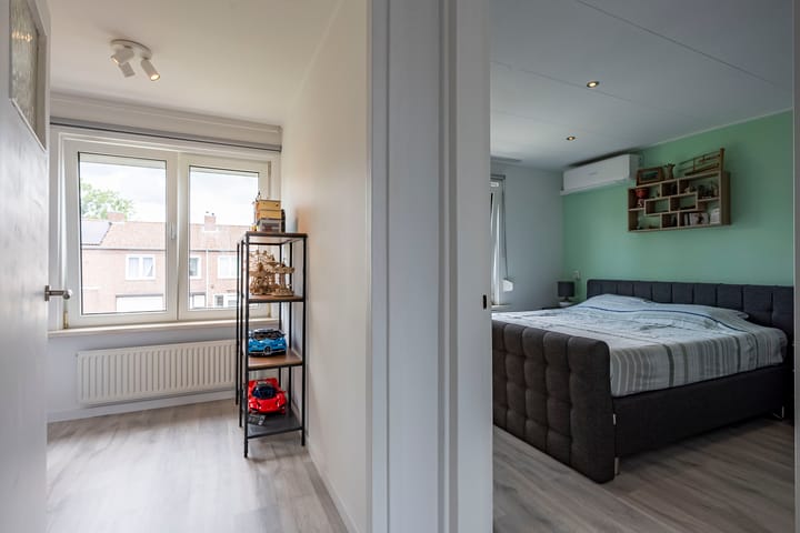 Foto 11 van Burg. Cremersstraat 14