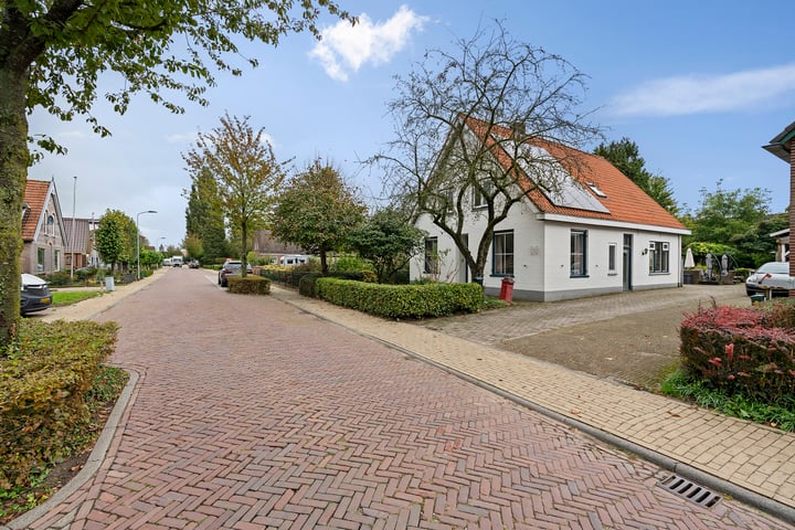 View photo 1 of Meentsestraat 83