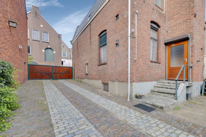 View photo 33 of Kerkstraat 14