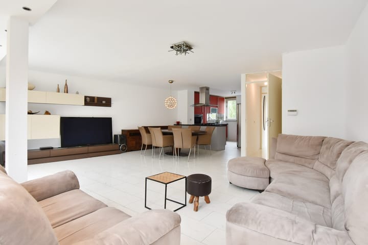 Foto 12 van Wim Sonneveldplein 65