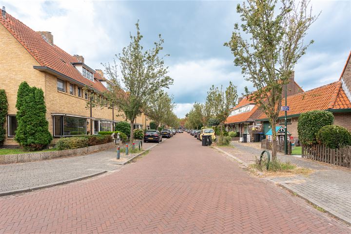 Bekijk foto 31 van Besselstraat 24