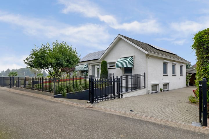 Foto 15 van Meerenweg 2