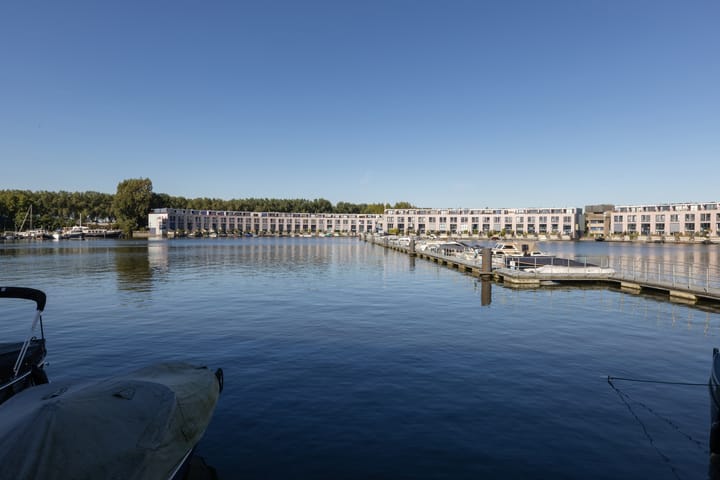 Photo 12 of Aquamarin 15