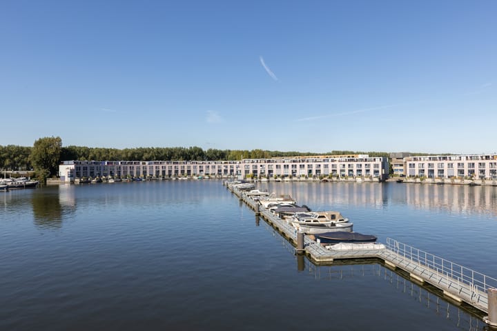 Photo 27 of Aquamarin 15