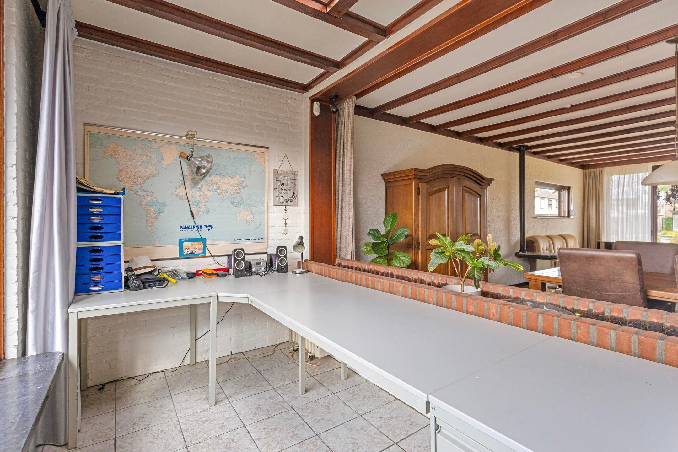 Photo 12 of Van Mereheymstraat 46