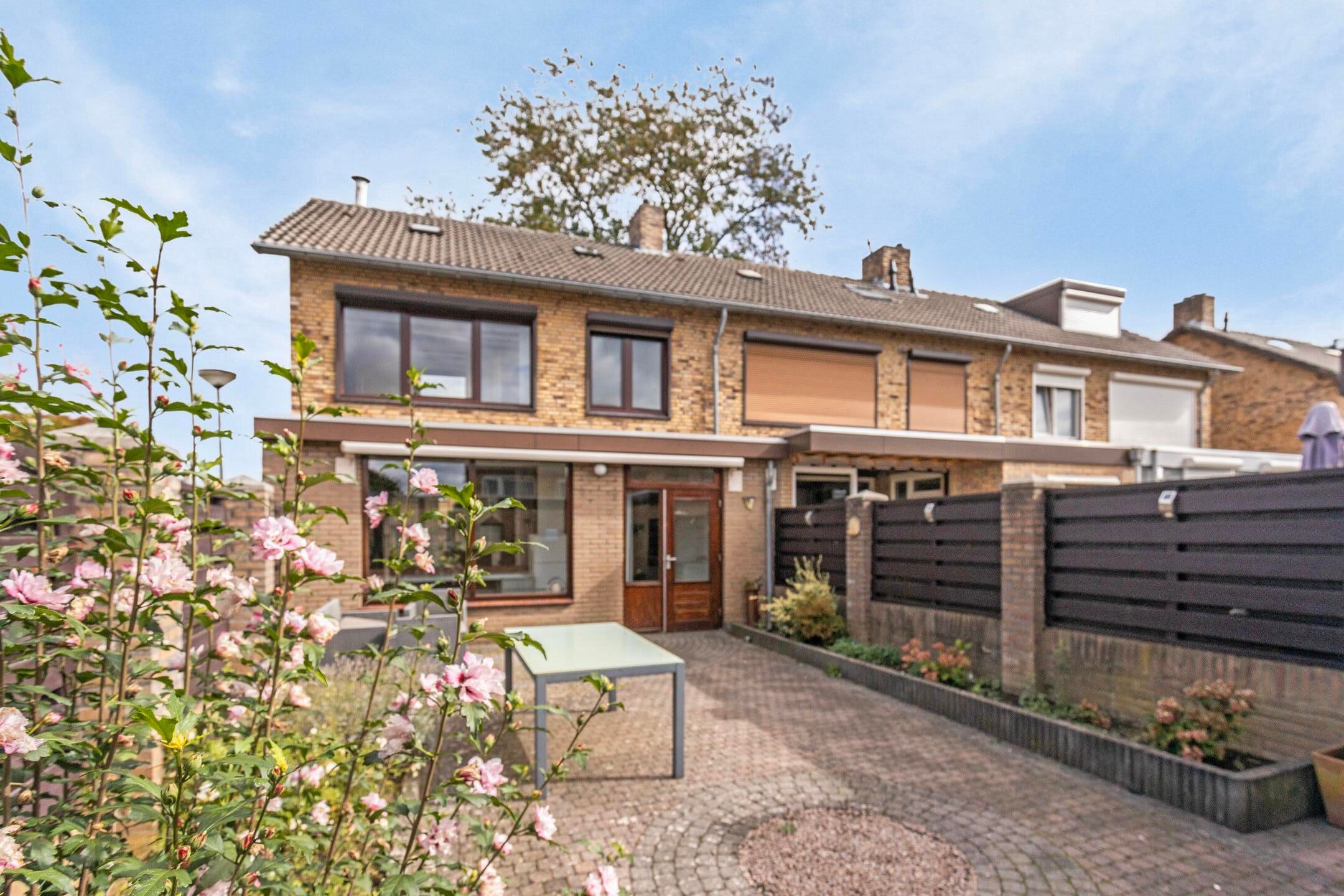 Photo 30 of Van Mereheymstraat 46