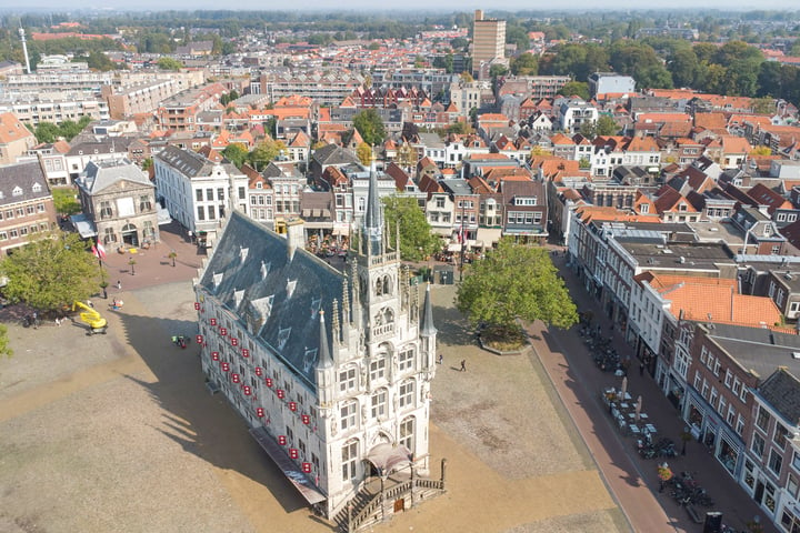 View photo 33 of Achter de Kerk 9-E