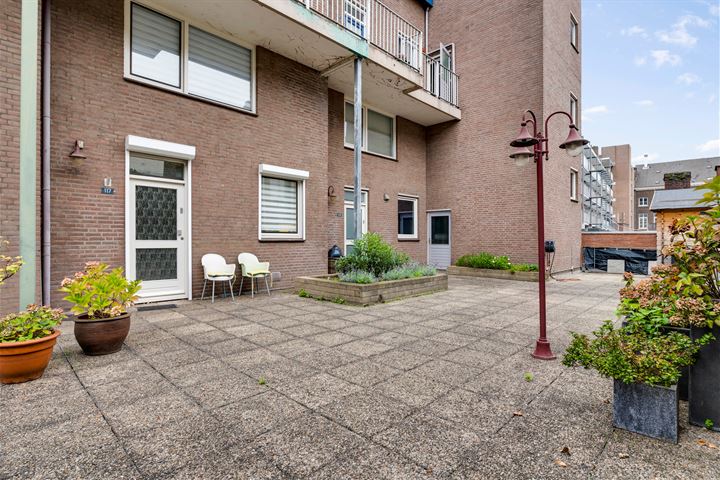 Bekijk foto 22 van Kruisherenstraat 117