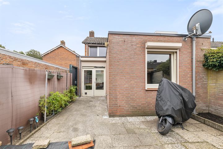 Bekijk foto 28 van Korenbloemstraat 20