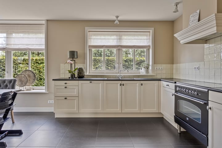 Photo 13 of Herman de Ruijterstraat 56