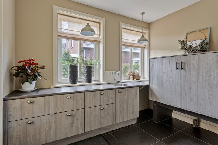 Photo 19 of Herman de Ruijterstraat 56