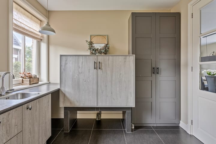 Photo 20 of Herman de Ruijterstraat 56