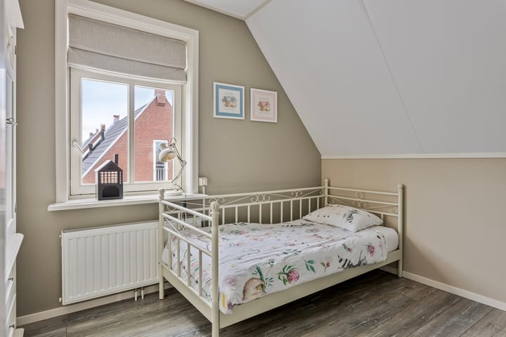 Photo 28 of Herman de Ruijterstraat 56