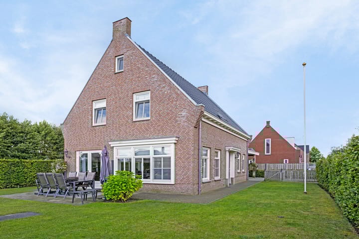 Photo 40 of Herman de Ruijterstraat 56