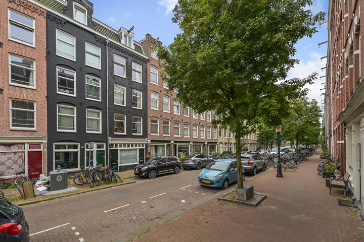 Bekijk foto 2 van Van Hogendorpstraat 133-1