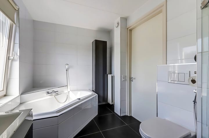 Foto 30 van Van der Waalslaan 1