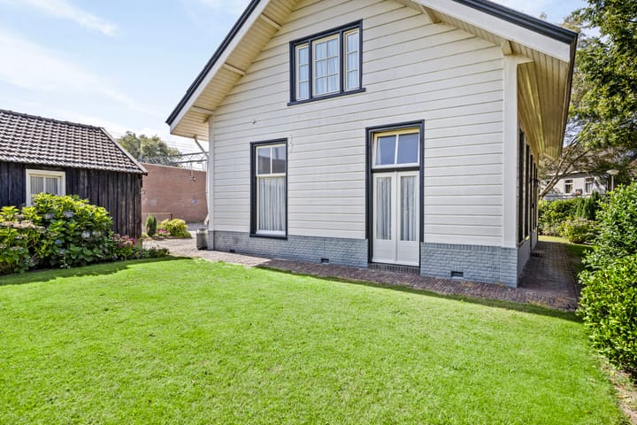 Foto 31 van Spoorstraat 9