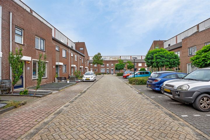 Bekijk foto 25 van G. van Balenstraat 10