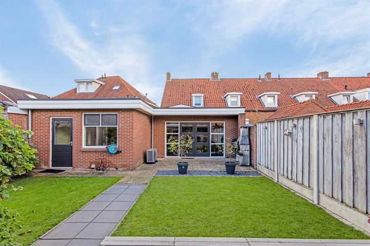 Bekijk foto 32 van Prins Hendrikstraat 11