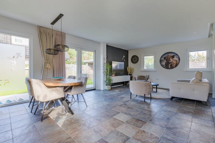 Foto 9 van Vennewatersweg 21-57