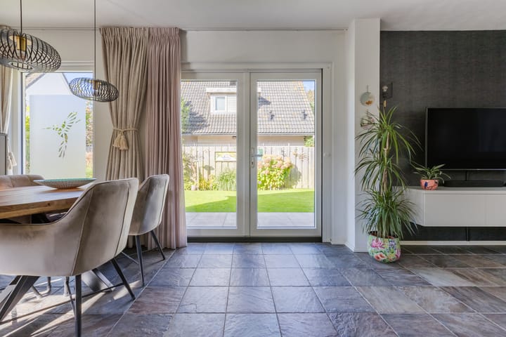 Foto 15 van Vennewatersweg 21-57