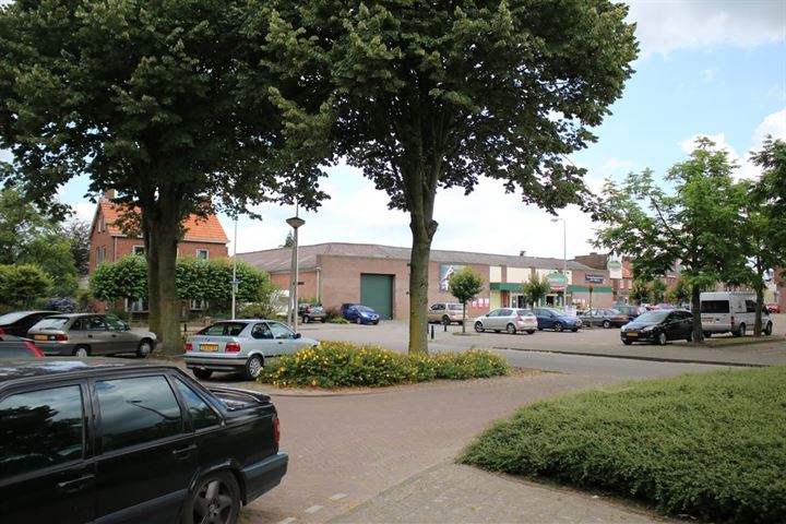 Bekijk foto 2 van Poteindplein 2