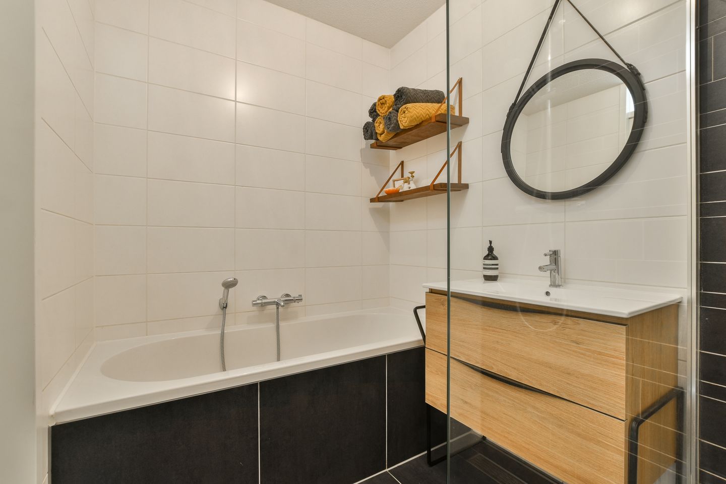 Photo 19 of Houthavenweg 227