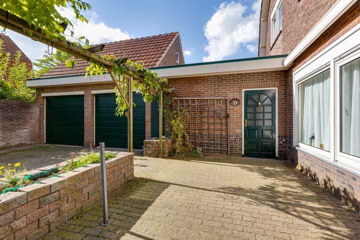 Photo 41 of Maurits Prinsstraat 11