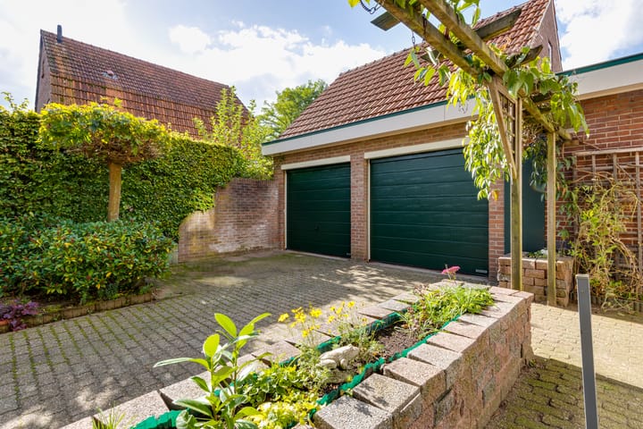 Photo 42 of Maurits Prinsstraat 11