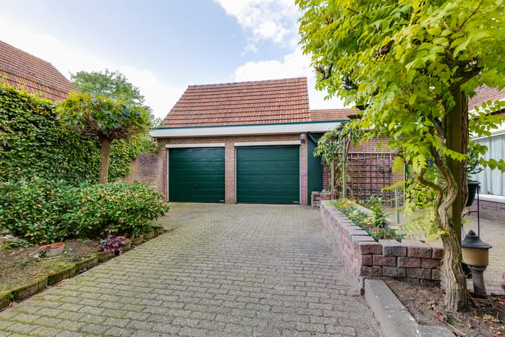 Photo 45 of Maurits Prinsstraat 11