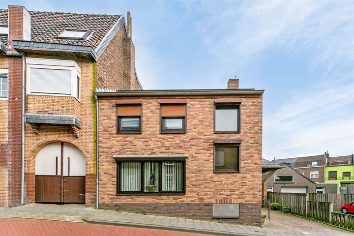 View photo 39 of Koestraat 8